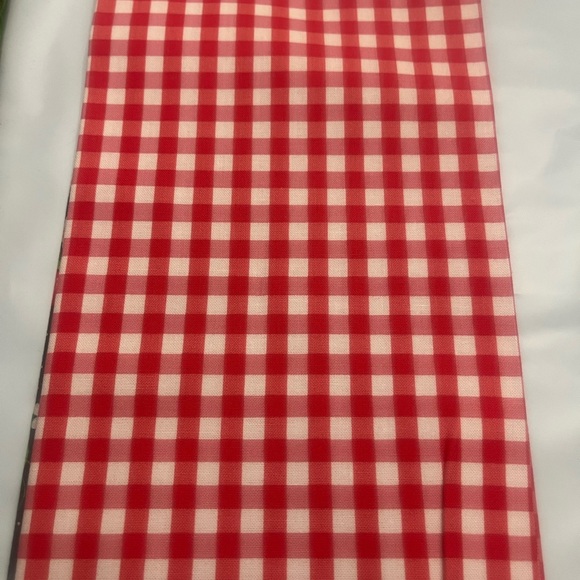 Annie’s Holiday Quilters Club Strawberry Fields Fabric - Picture 6 of 6